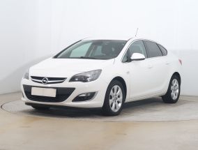 Opel Astra - 2012