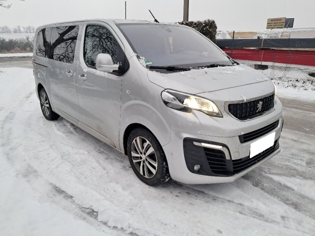 Peugeot Traveller 2016