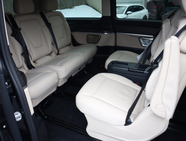 Mercedes-Benz V - 2025