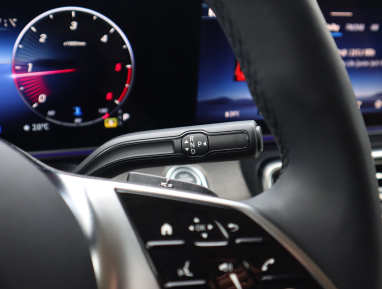 Mercedes-Benz V - 2025