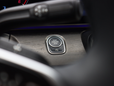 Mercedes-Benz V - 2025