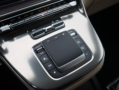 Mercedes-Benz V - 2025