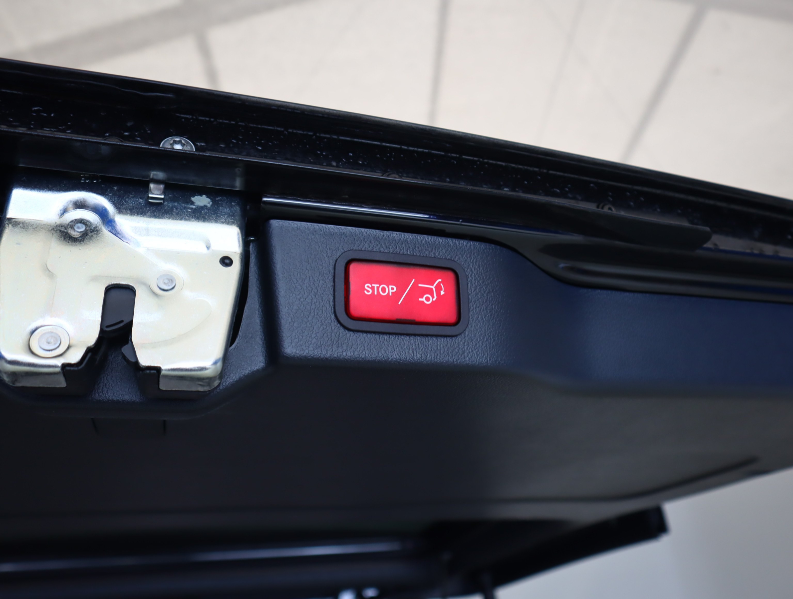 Mercedes-Benz V - 2025