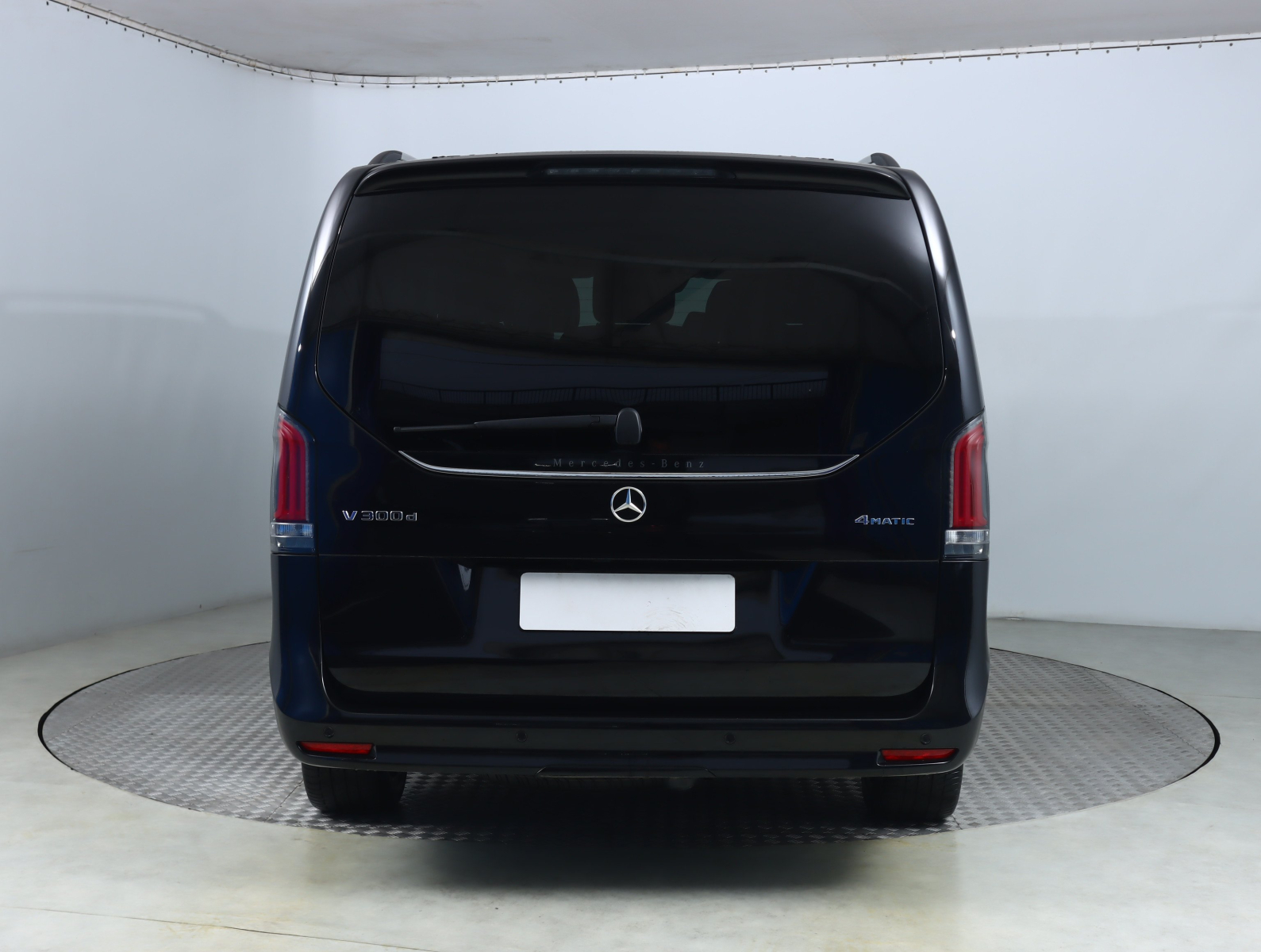 Mercedes-Benz V - 2025