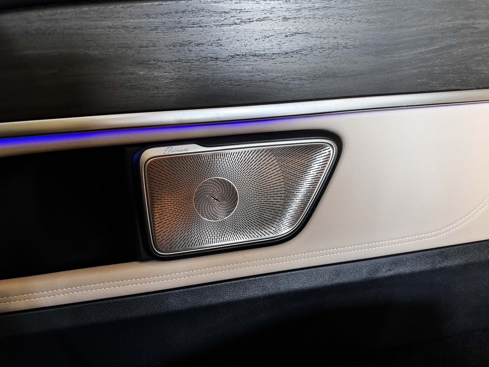 Mercedes-Benz V - 2025