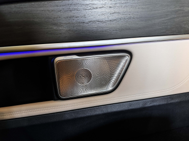 Mercedes-Benz V - 2025