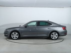Škoda Superb - 2022