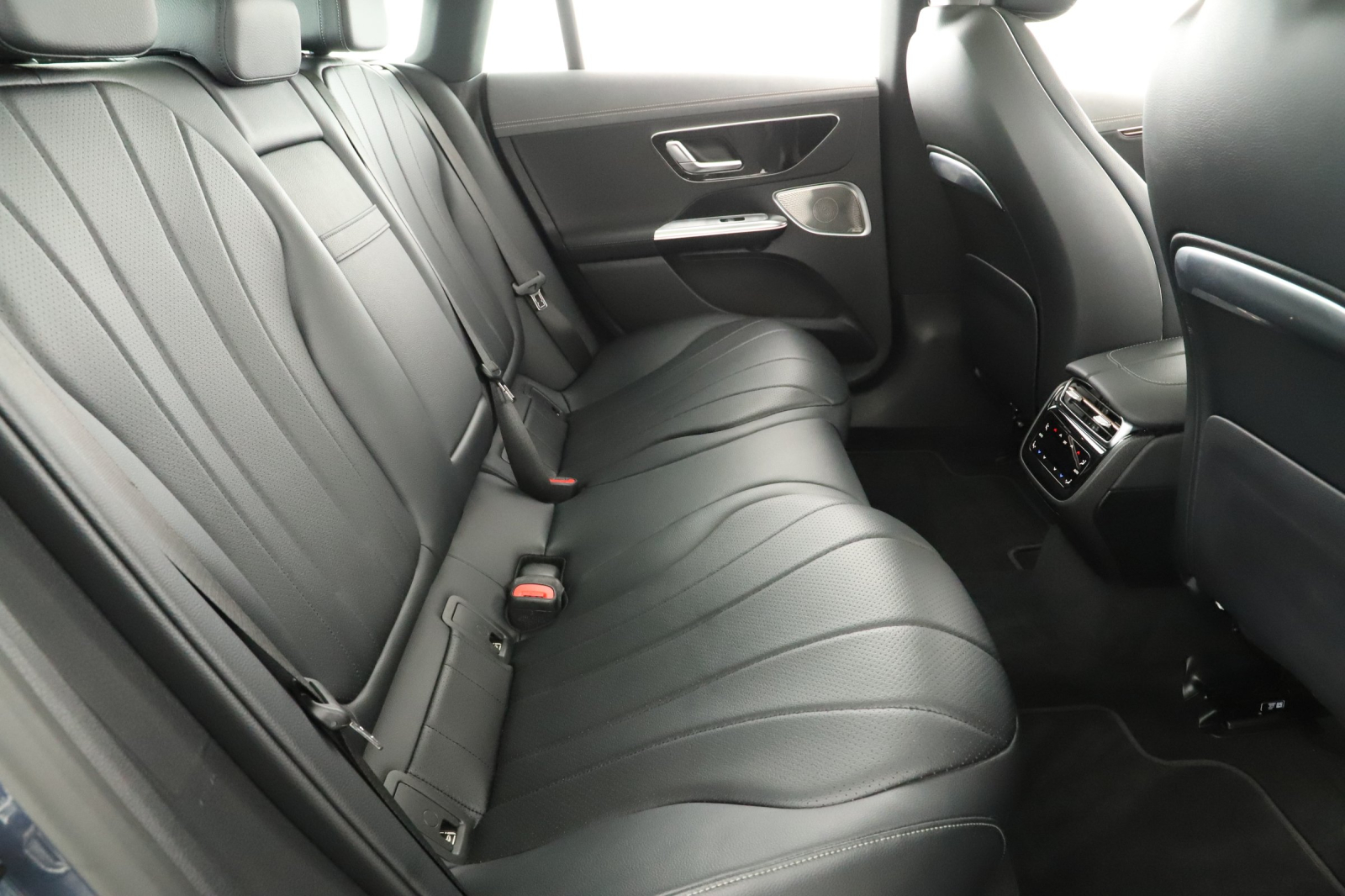 Mercedes - Benz EQE - 2024