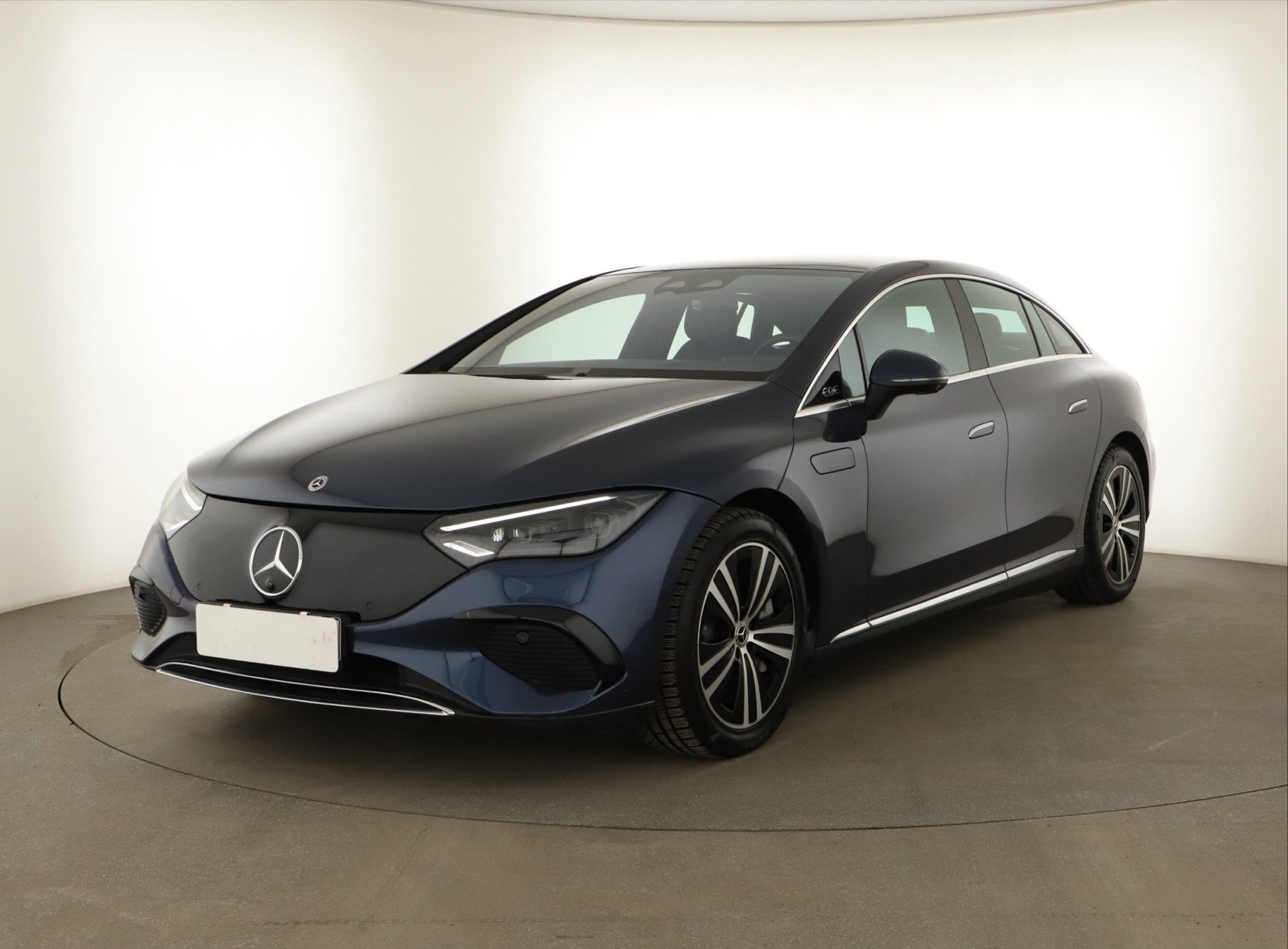 Mercedes - Benz EQE - 2024