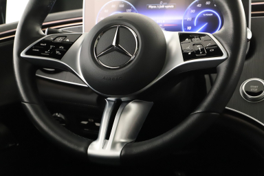 Mercedes - Benz EQE - 2024