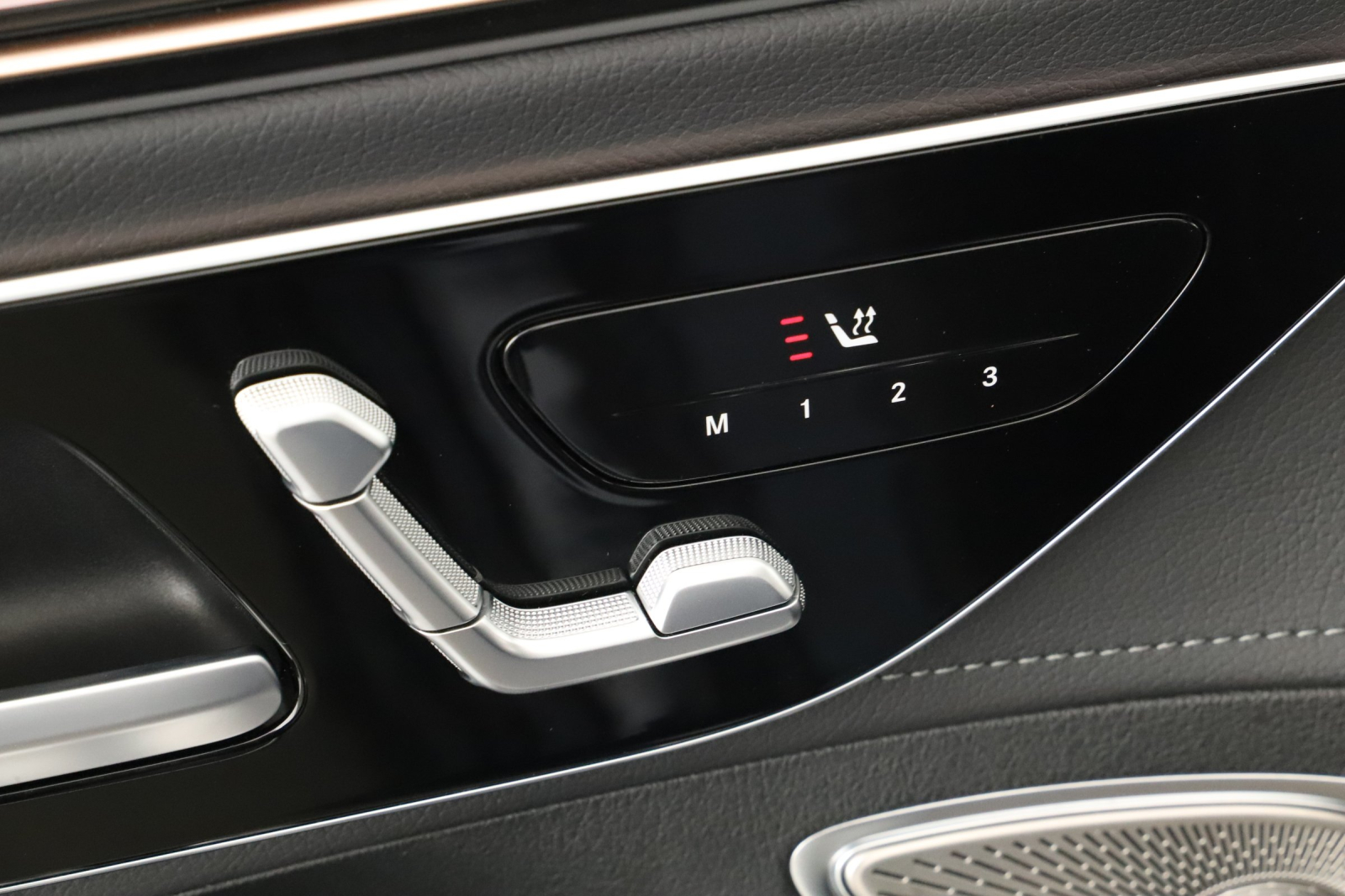 Mercedes - Benz EQE - 2024