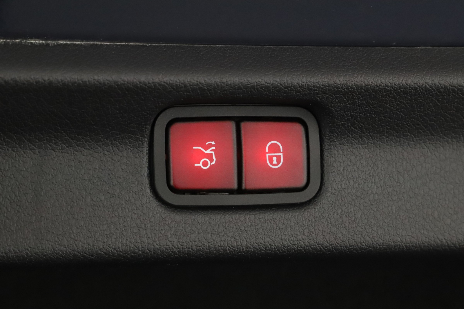 Mercedes - Benz EQE - 2024