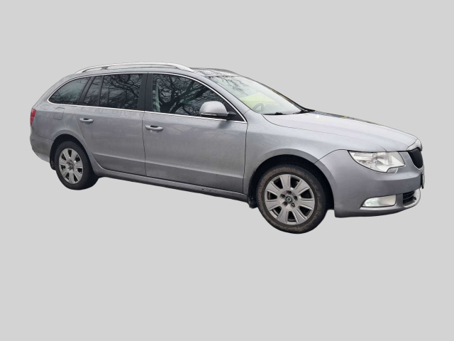 Škoda Superb 2012