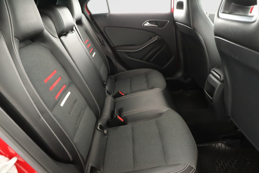 Mercedes-Benz A, 2016