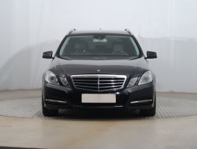 Mercedes-Benz E - 2011