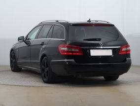 Mercedes-Benz E - 2011