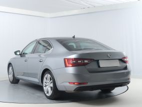Škoda Superb - 2017