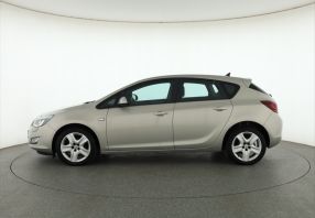 Opel Astra - 2010