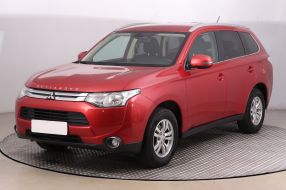 Mitsubishi Outlander - 2015