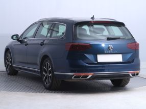 Volkswagen Passat - 2021