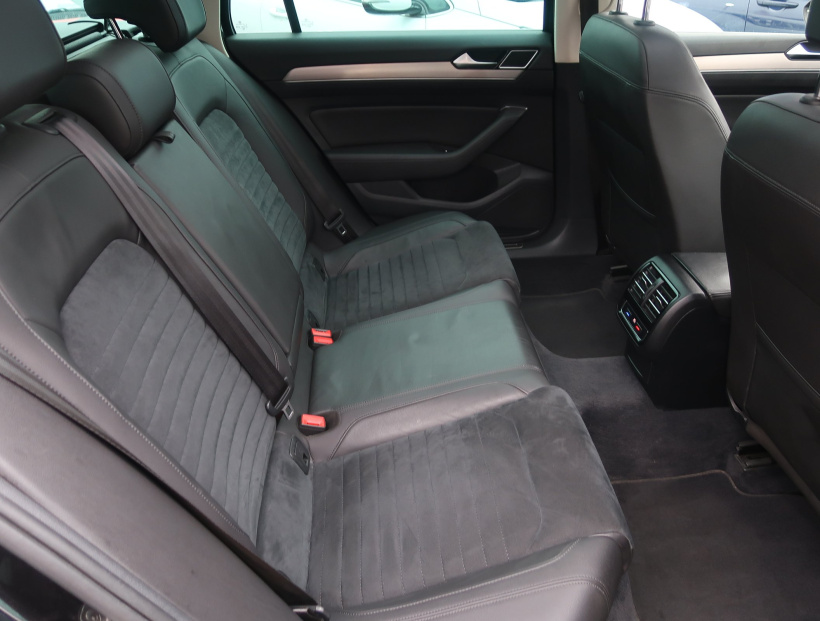 Volkswagen Passat, 2016