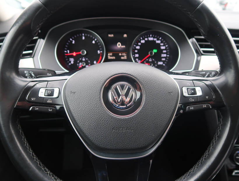 Volkswagen Passat, 2016