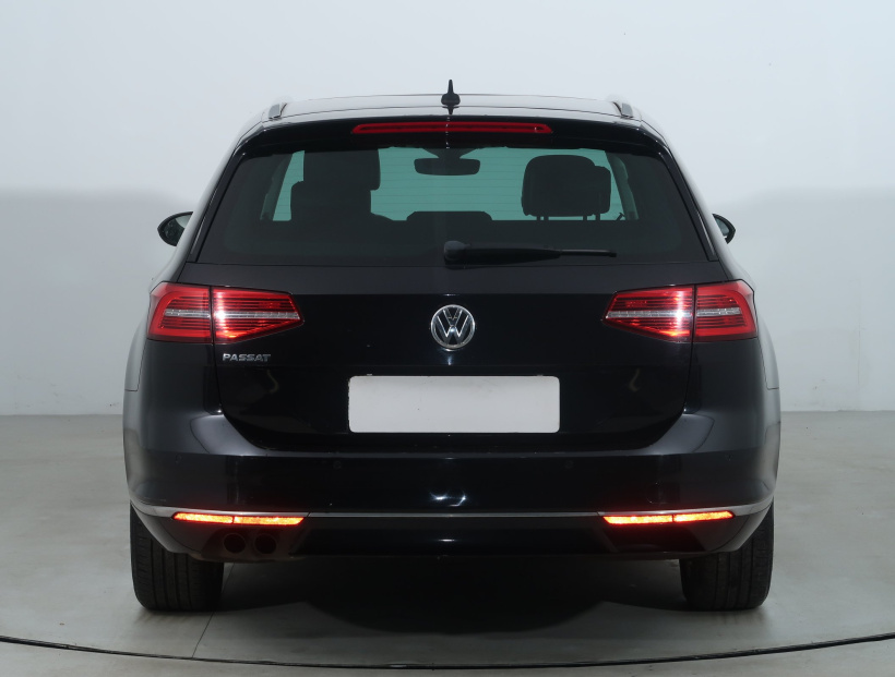 Volkswagen Passat, 2016