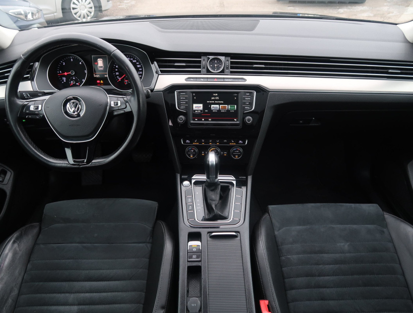 Volkswagen Passat, 2016