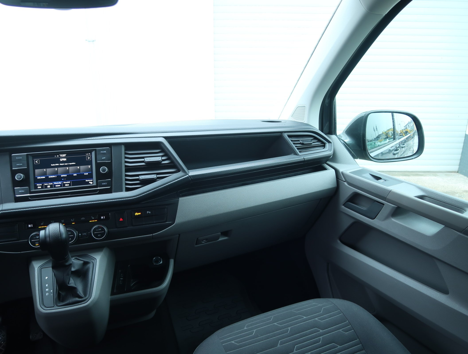 Volkswagen Caravelle - 2022