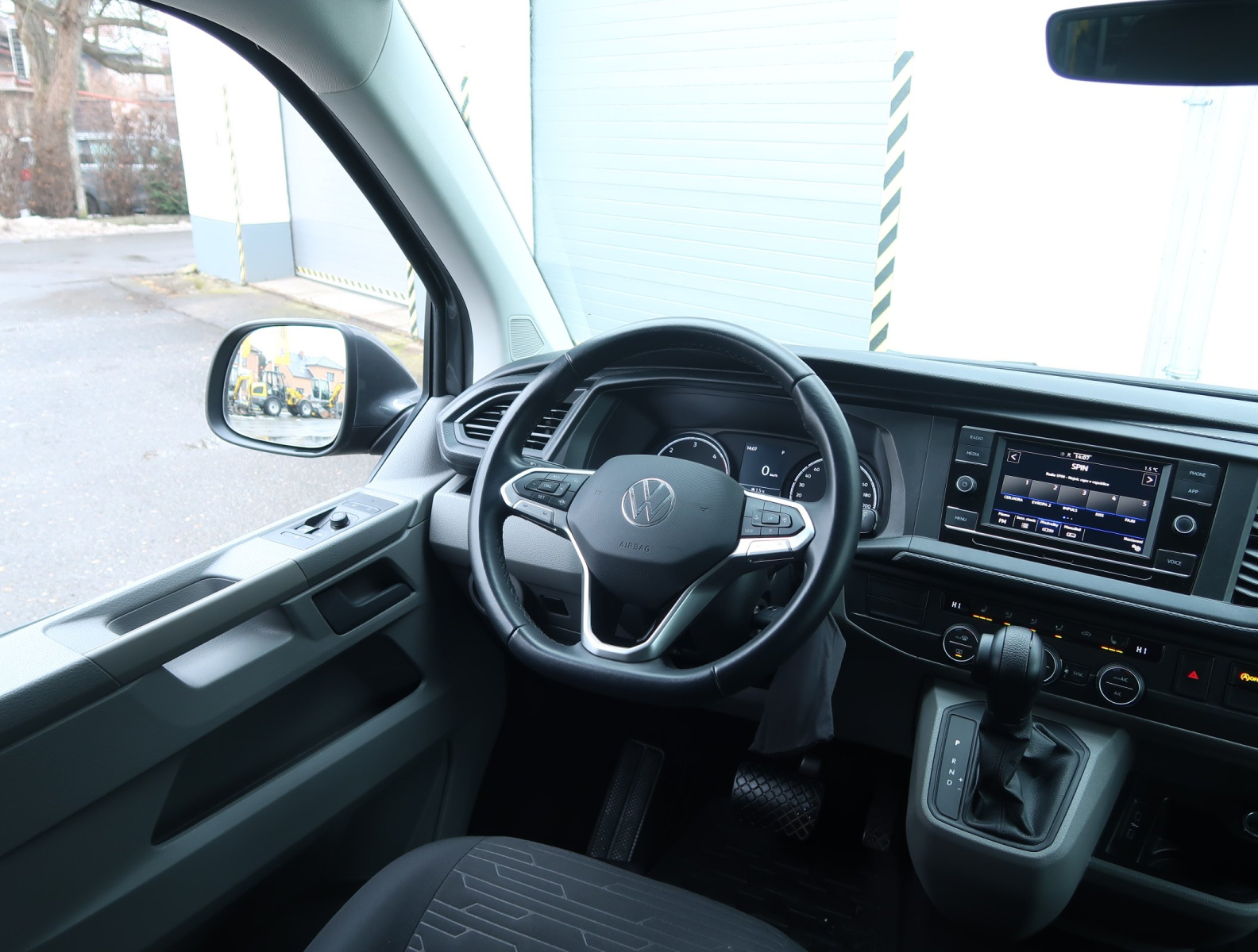 Volkswagen Caravelle - 2022