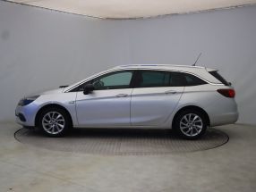 Opel Astra - 2022