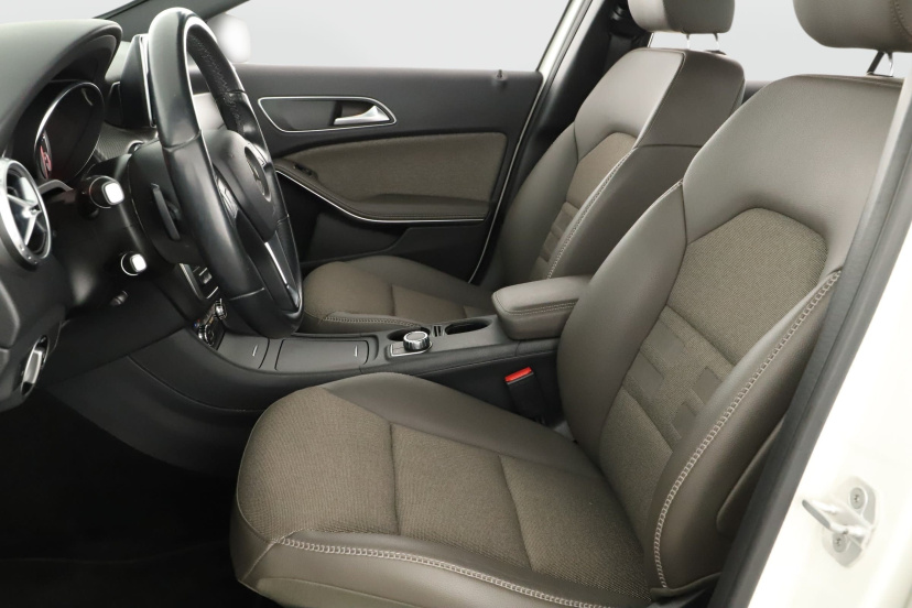 Mercedes-Benz GLA, 2016