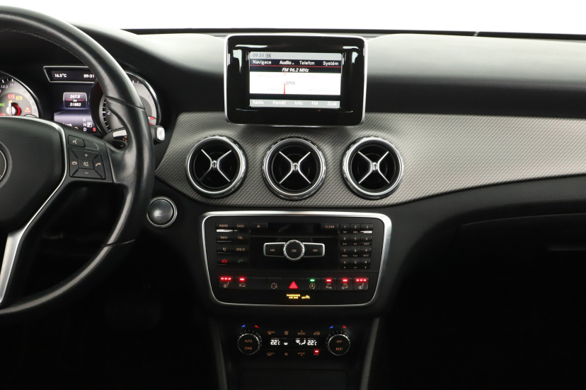Mercedes-Benz GLA, 2016