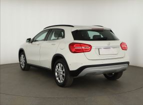 Mercedes - Benz GLA - 2016