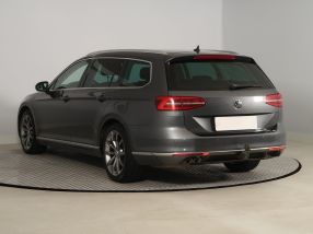 Volkswagen Passat - 2016