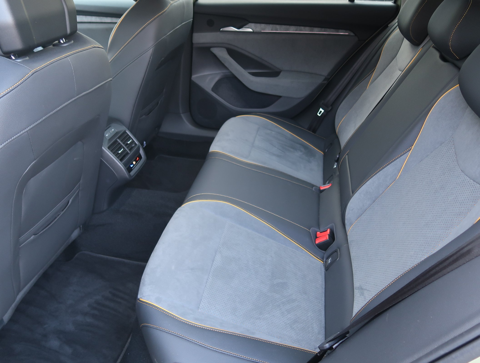 Škoda Superb - 2024