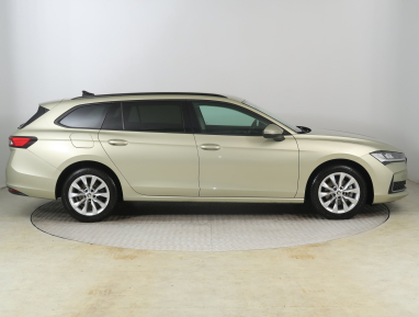 Škoda Superb - 2024