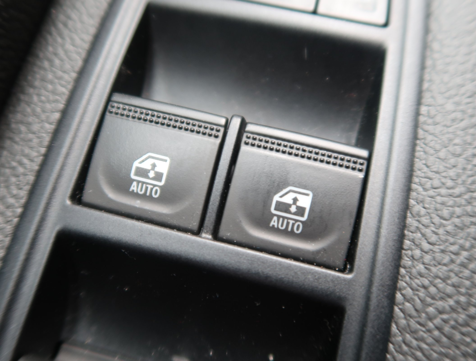 Mitsubishi Colt - 2024