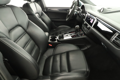 Porsche Macan - 2022