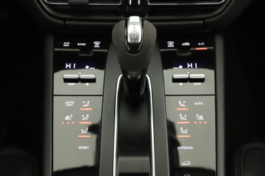 Porsche Macan - 2022