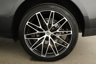 Porsche Macan - 2022