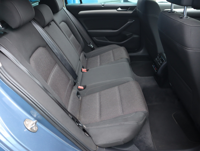 Volkswagen Passat, 2015