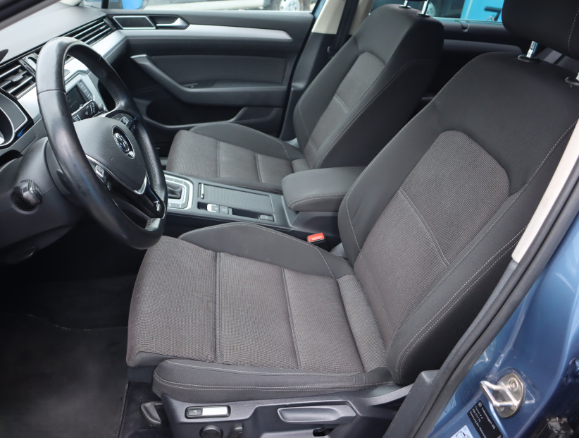 Volkswagen Passat, 2015