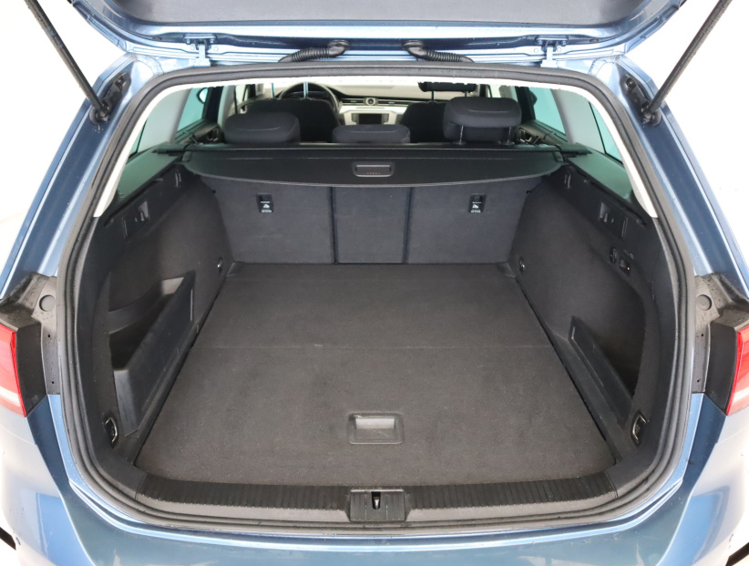 Volkswagen Passat, 2015