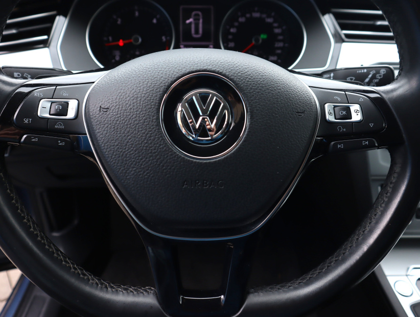 Volkswagen Passat, 2015