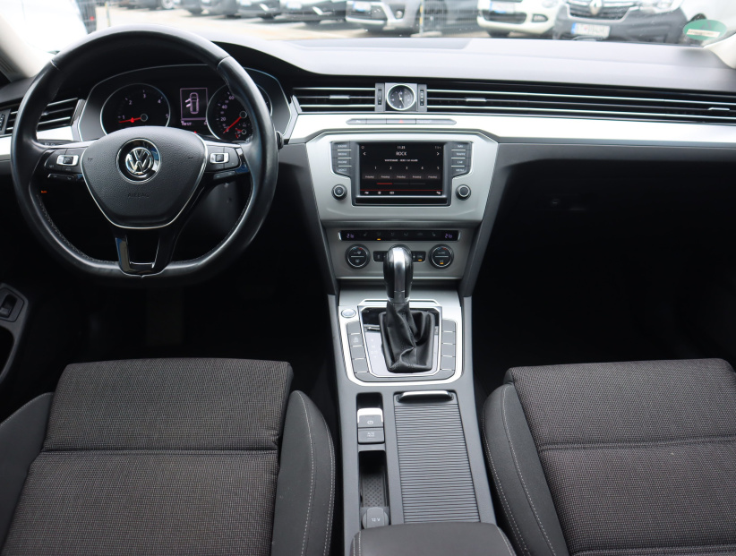 Volkswagen Passat, 2015