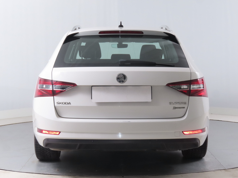 Škoda Superb, 2016