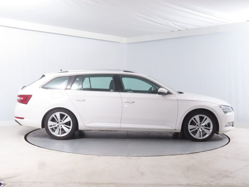 Škoda Superb, 2016