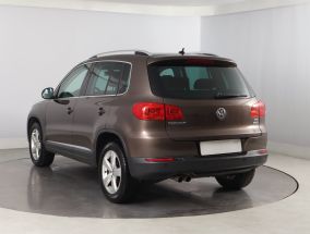 Volkswagen Tiguan - 2012