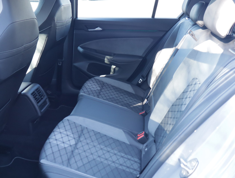Volkswagen Golf, 2021